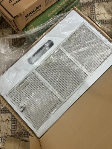 Vendo Depurador de ar Suggar 80cm , na cor branca e prata , nunca foi usado , novo .