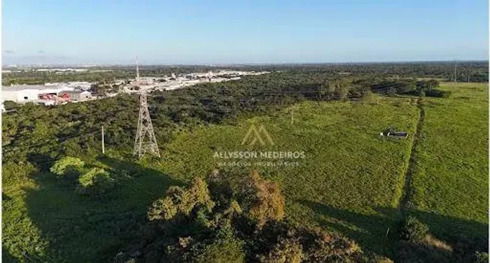 Área estratégica às margens da BR-304