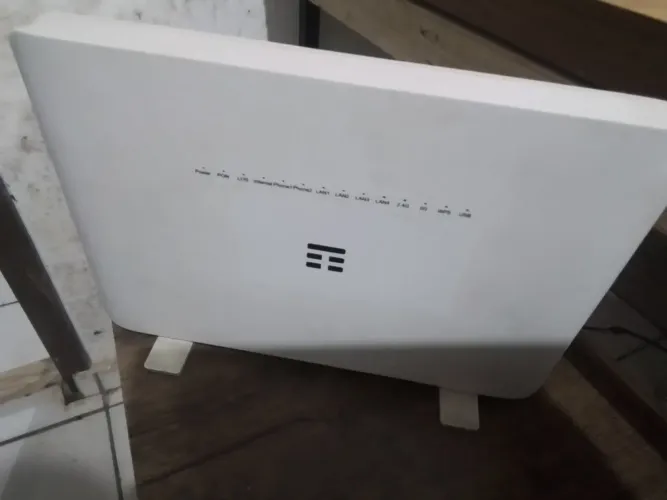 Modem 2 e 5 g. Fibra ótica.