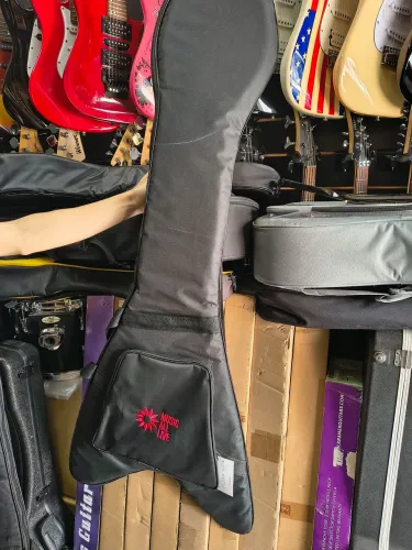Bag de guitarra flying v fly grandes formatos Dean Fernandes schecter entre outras