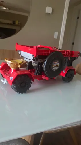 Hot Wheels Monster Trucks Reboque Radical