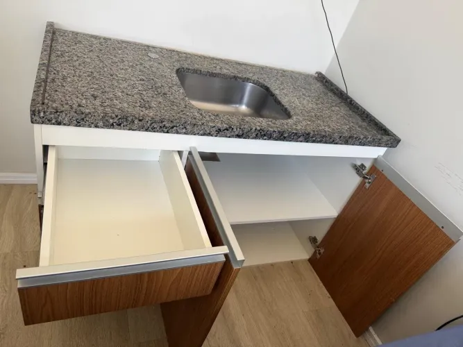 Armário de cozinha planejado com pia
