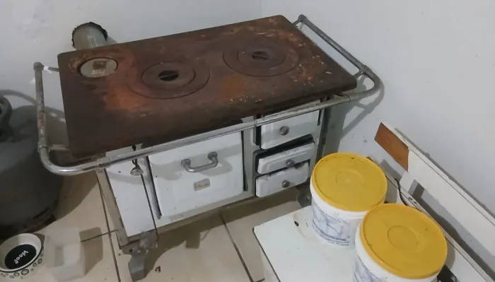 Fogão a lenha usado