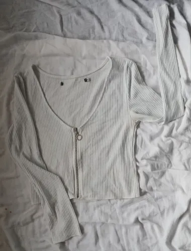 Cropped/blusa de manga longa, branca tamanho M.