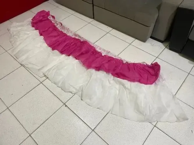 Toalha de Mesa com Elástico e Babado Pink