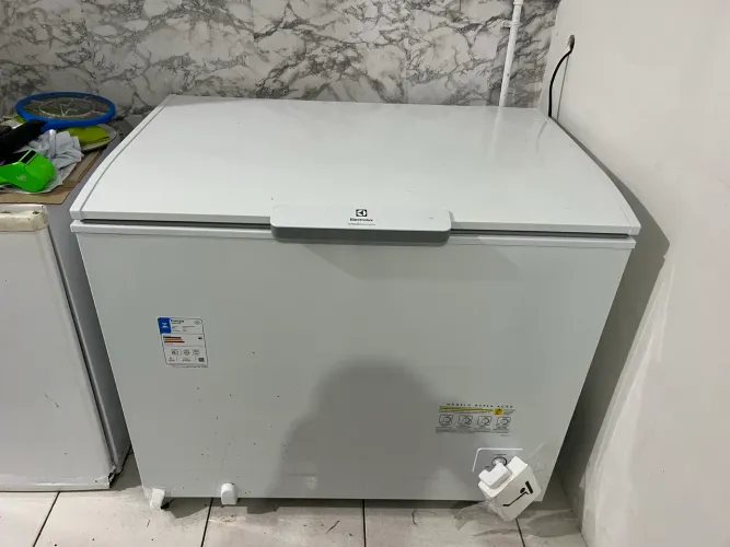 Freezer Eletrolux novo