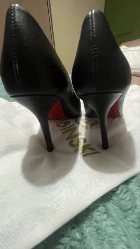 Sapato Scarpin preto couro legítimo marca chibinski