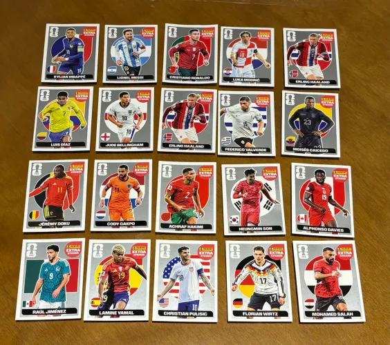 Legend Panini PRATA - R$139 a unidade. Extra Stickers Panini 2026