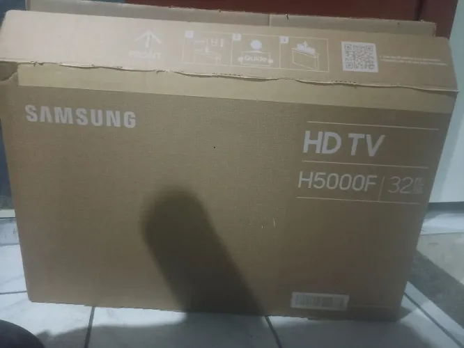 Televisão 32 polegadas na caixa