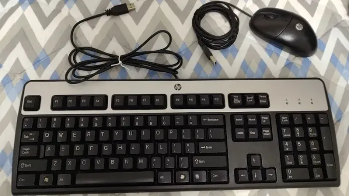 Teclado e Mouse usb HP com fio