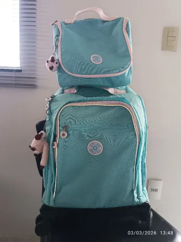 "KIPLING, Kit escolar: MOCHILA (rodinhas) + LANCHEIRA. Produto original, cor original bebê