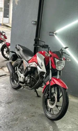 Titan 160