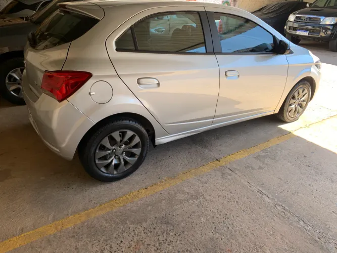 Chevrolet Onix JOY Hatch 1.0 8V Flex Mec. 4P 2020