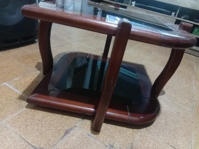 Linda mesa de centro madeira em forma de folha com tampa de vidro