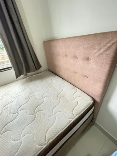cama e cebeceira
