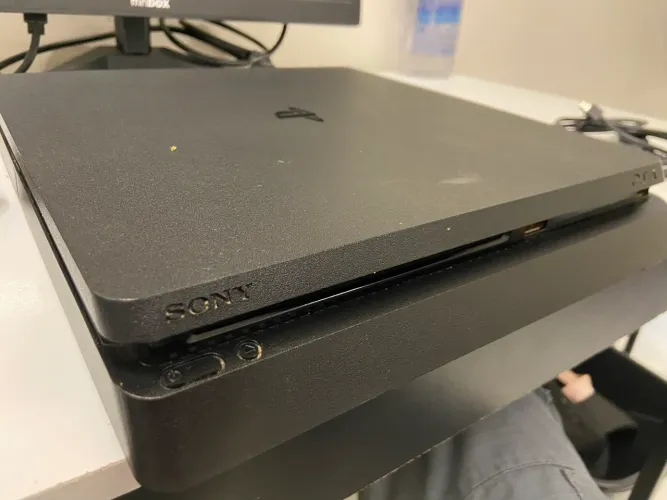 Ps4 slim