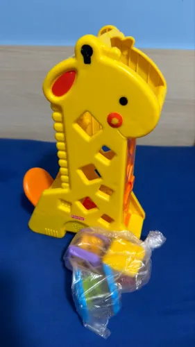 Fisher-Price Brinquedo para Bebês Girafa com Blocos para crianças a partir de 6 meses