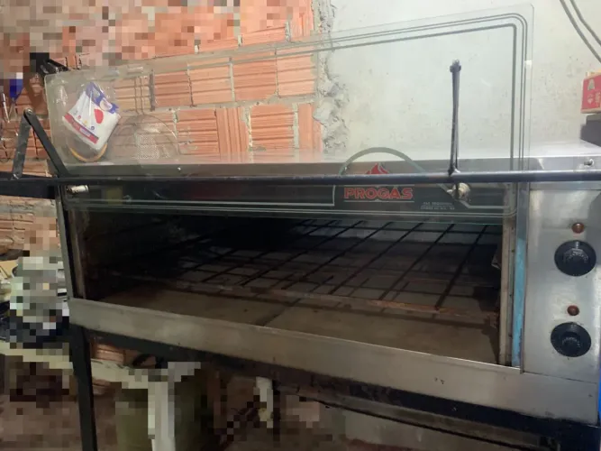 Vendo esses maquinários de pizzaria e hamburgueria , retirada no nova cidade