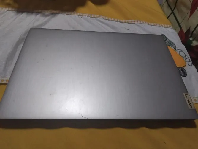 Notebook Lenovo 4 anos de uso faltando a techa F