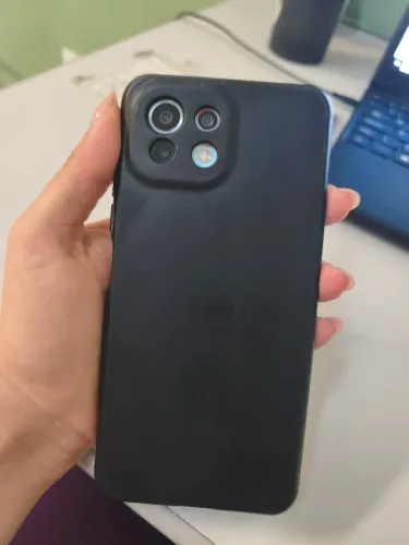 Xiaomi 11 lite SE 128 gigas 5g<br>Acompanha carregador.
