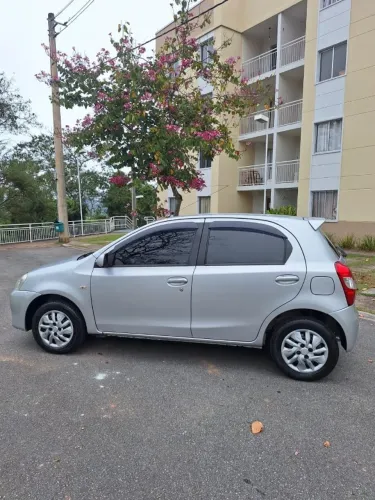 Toyota Etios XS 1.3 Flex 16V 5P Mec. 2013