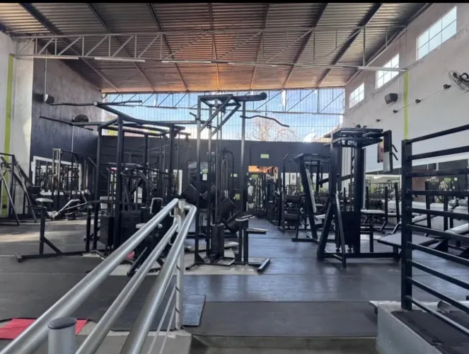 Vendo academia de musculação completa