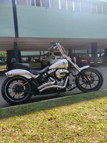 Breakout Harley Davidson softail