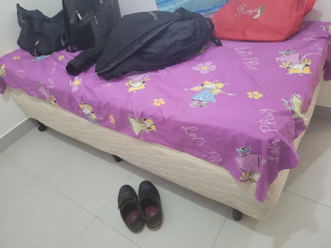 Cama de solteiro colchão de espuma