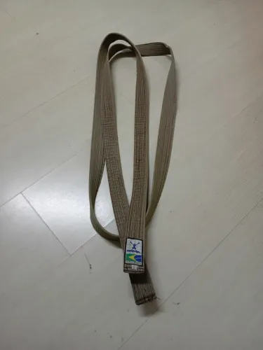 Faixa de judô ou artes marciais cor marrom da Yama 3m