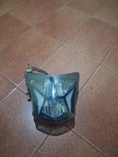 Farol da SHI 175 EFI. 350 reias