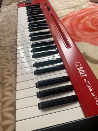 Teclado Controlador MIDI KÖLT Kontrol Key 49 - Semi Novo