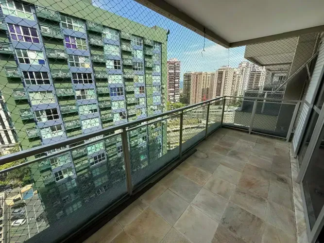 VENDO APARTAMENTO DE QUARTO E SALA COM VAGA NA BARRA