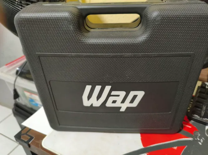 Furadeira de Impacto WAP 700W Completa com Maleta e Acessórios