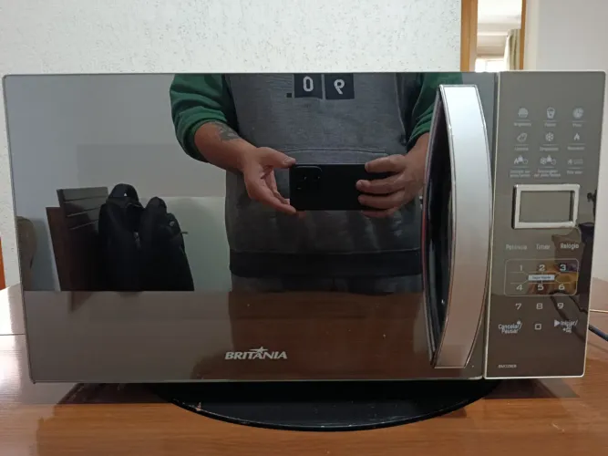 MICROONDAS BRITÂNIA 28L 220v USADO
