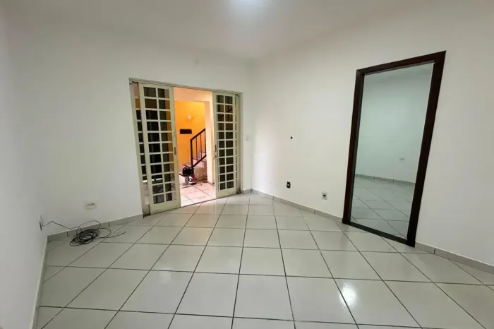 Imóvel para aluguel possui 150 metros quadrados com 3 quartos em Pindorama - Belo Horizont
