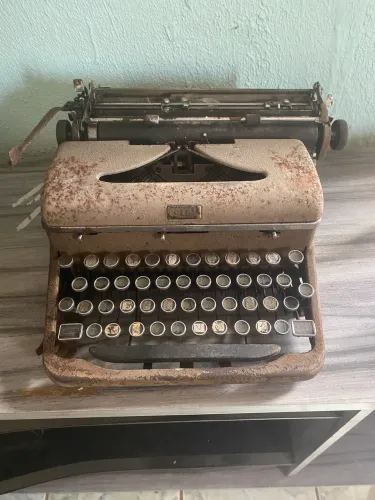 Vendo máquina de escrever