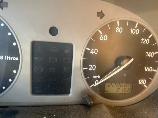 Volkswagen Gol Geração III 1.0 MI 8V Gasolina Mec. 2P 2001