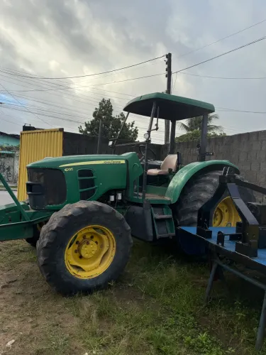 Vende-se Trator John Deere 6125 em Maceió-AL