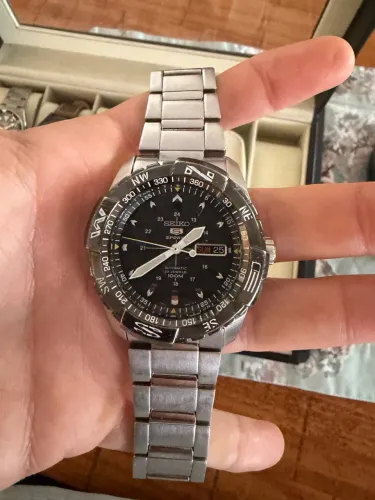 Relógio Seiko 5 Sports Automático 7s36 com Bússola