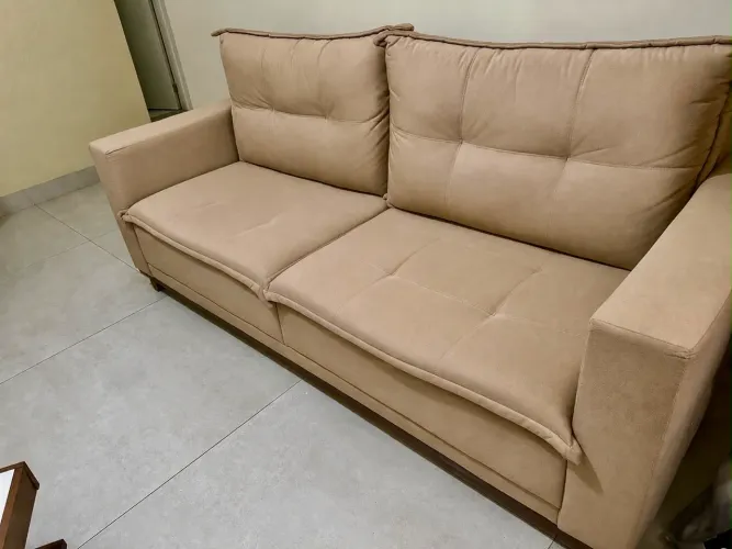 Sofá em tecido suede 4 lugares 