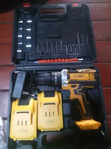 Parafuzadeira nova com 2 baterias