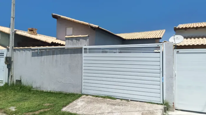Vendo casa em Unamar. 