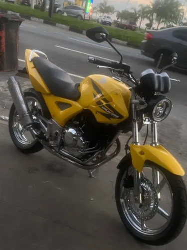 Vende-se CB Twister