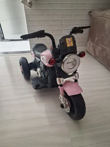 Moto elétrica infantil feminina 