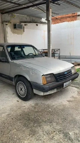 Chevrolet Monza Classic SE 2.0 /mpfi E EFI 2P E 4P 1990