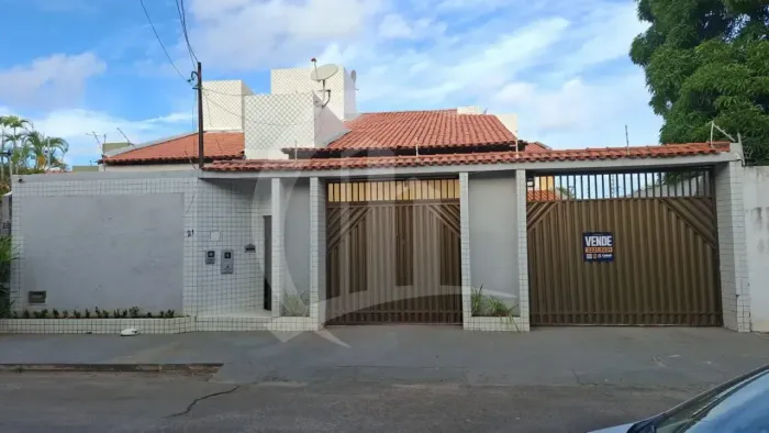 Casa Residencial à Venda no Bairro Farolândia