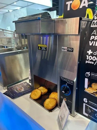 Tostadeira de Pão Vertical Toaster Marcpro 2000w Marchesoni