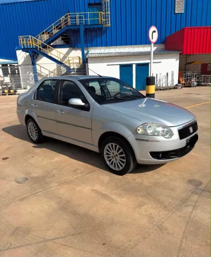 Fiat Siena Essence 1.6 Flex 16V 4P 2012