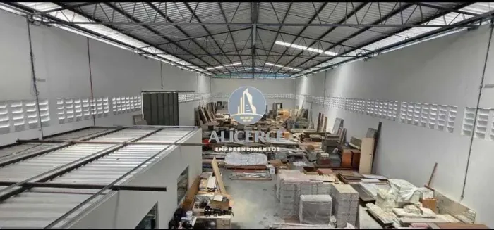 ALUGO GALPÃO COM 8502 M2 DOCUMENTADO EM FLORES