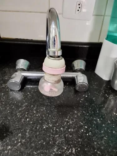 Torneira misturador água quente e fria